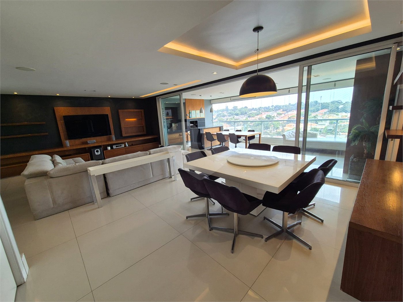 Apartamento à venda com 3 suítes em Campo Belo, São Paulo, SP