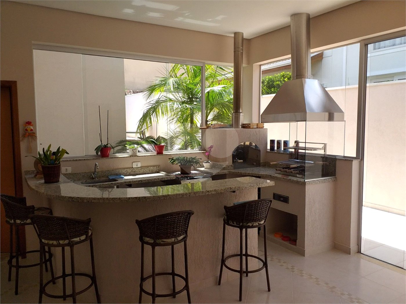 Casa à venda com 4 suítes no condomínio Jardim Theodora, Itu - SP