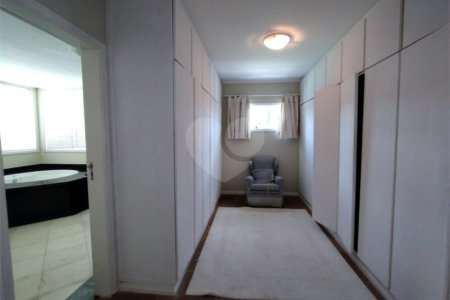 Casa à venda com 5 suítes em Jardim Colombo, Itapetininga, SP