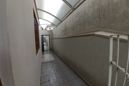 Sobrado à venda com 4 quartos, sendo 3 suítes,  em Cidade São Francisco, São Paulo, SP