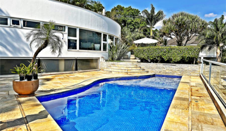 Casa à venda com 4 suítes no condomínio Residencial Jd. Ibiratiba, São Paulo - SP