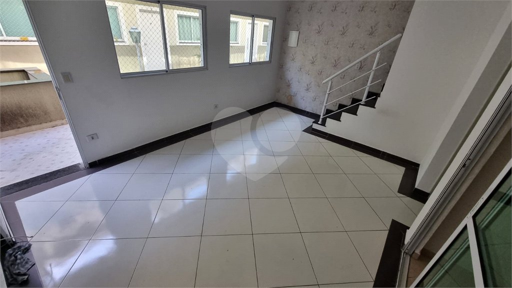 Casa à venda com 3 quartos, sendo 1 suíte,  no condomínio Rafaela I, São Paulo - SP