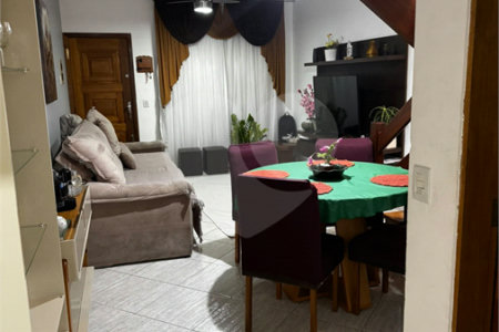 Sobrado à venda com 3 quartos, sendo 1 suíte,  em Parque Ipê, São Paulo, SP