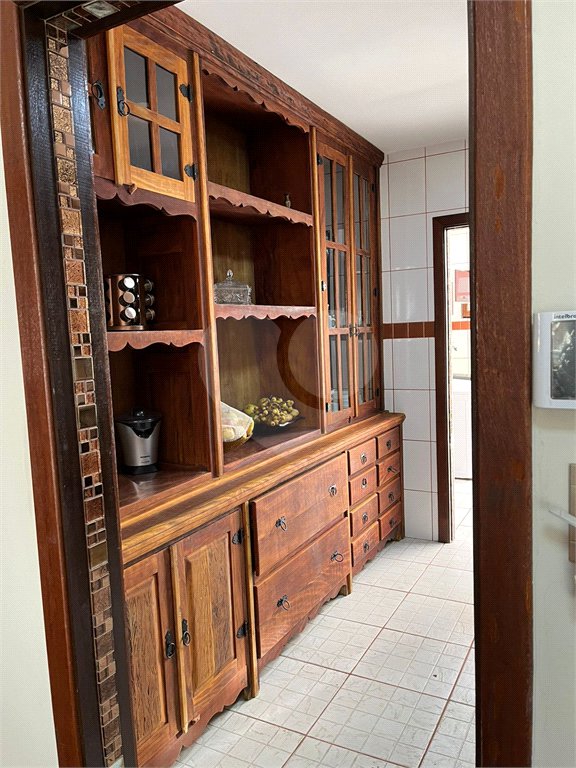 Casa Térrea à venda com 5 quartos, sendo 3 suítes,  em Vila Oliveira, Mogi das Cruzes, SP