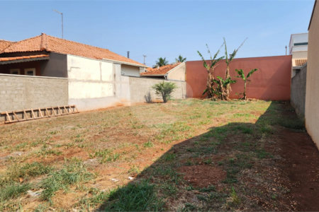 Terreno à venda em Jardim dos Flamboyants, Araraquara, SP