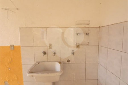 Casa à venda com 3 quartos, sendo 1 suíte, em Vila Vitório Mazzei, São Paulo, SP