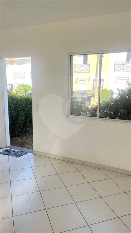 Sobrado à venda com 2 quartos no condomínio Refugio Canta Galo, Cotia - SP