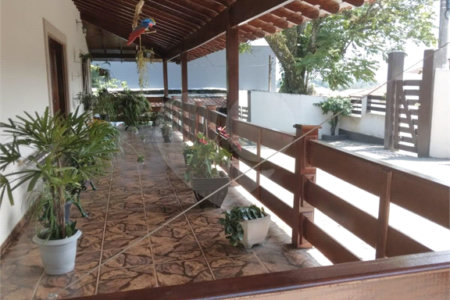 Casa à venda com 4 quartos, sendo 3 suítes,  em Vila Áurea, Poá, SP