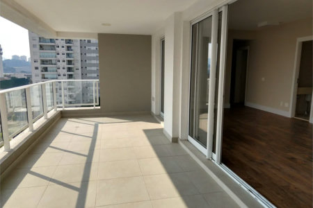 Apartamento à venda com 3 suítes em Vila Anastácio, São Paulo, SP
