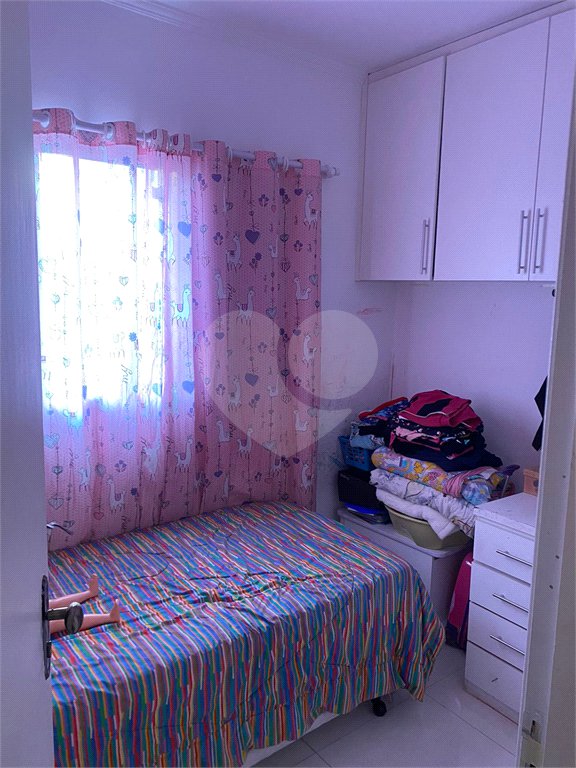 Casa à venda com 3 quartos, sendo 2 suítes, no condomínio Ibarra, São Paulo - SP