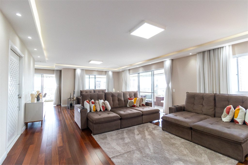 Apartamento à venda com 4 suítes em Vila Sofia, São Paulo, SP
