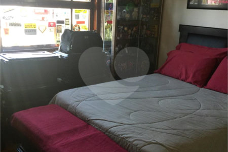 Sobrado à venda com 3 quartos, sendo 1 suíte, em Vila Nova Caledônia, São Paulo, SP