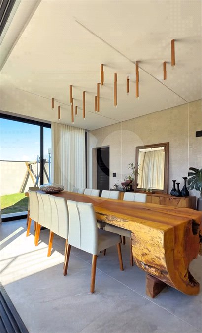 Casa à venda com 3 suítes no condomínio Figueira Garden, Atibaia - SP