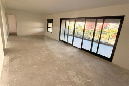 Apartamento à venda com 4 quartos, sendo 3 suítes, em Água Branca, São Paulo, SP