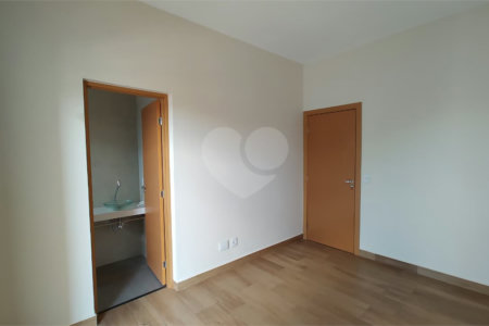 Casa de Vila à venda com 3 quartos, sendo 1 suíte,  em Éden, Sorocaba, SP