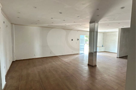 Sobrado à venda ou para alugar com 4 quartos, sendo 2 suítes, em Vila Lacíria, Ponta Porã, MS