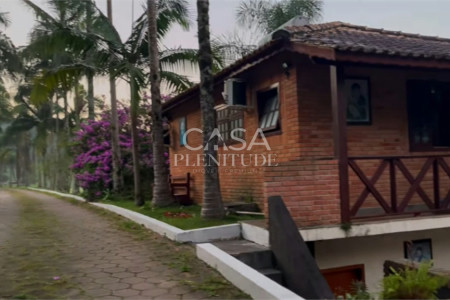 Casa à venda com 23 quartos, sendo 8 suítes,  em Taiaçupeba, Mogi das Cruzes, SP