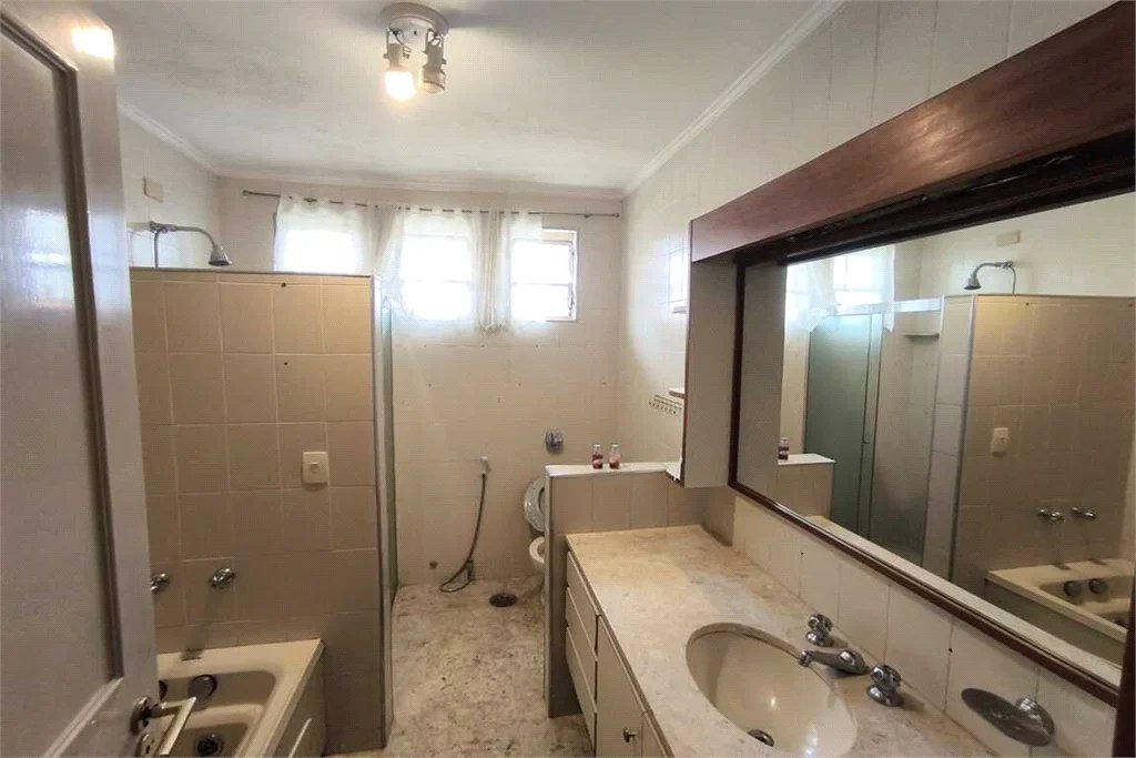 Casa à venda com 5 quartos, sendo 3 suítes, em Brooklin Paulista, São Paulo, SP