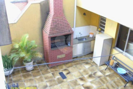 Sobrado à venda com 4 quartos, sendo 2 suítes, em Jardim Peri Peri, São Paulo, SP
