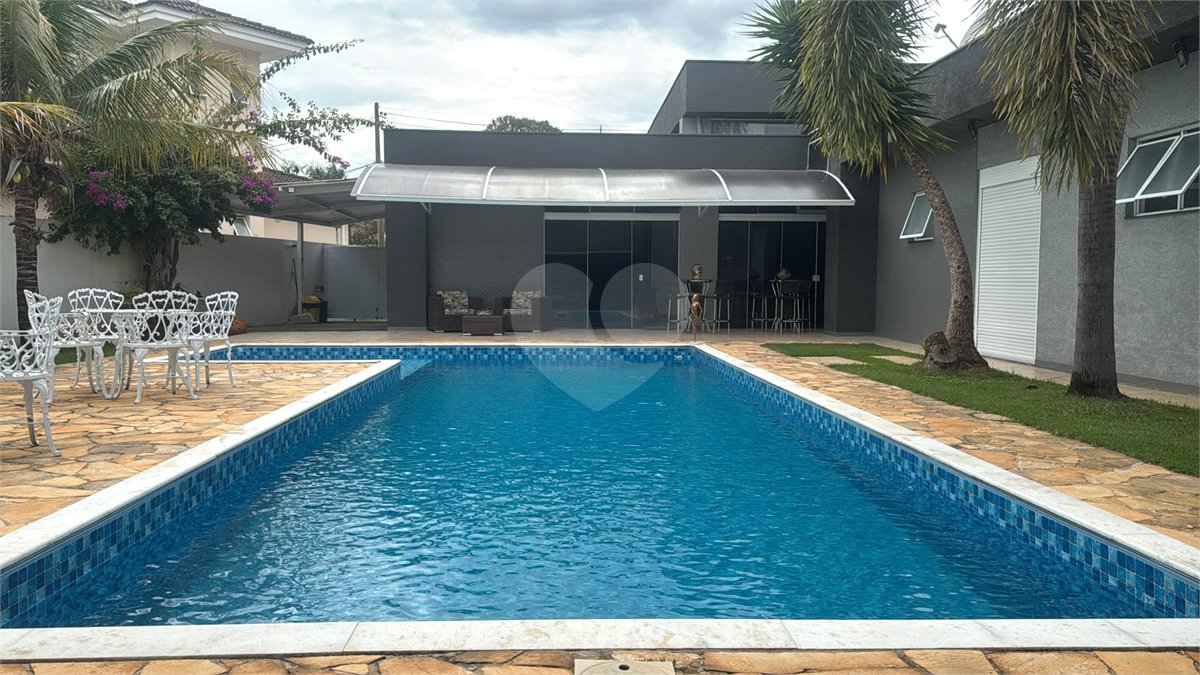Casa à venda com 3 suítes no condomínio Village Ipanema I, Araçoiaba da Serra - SP