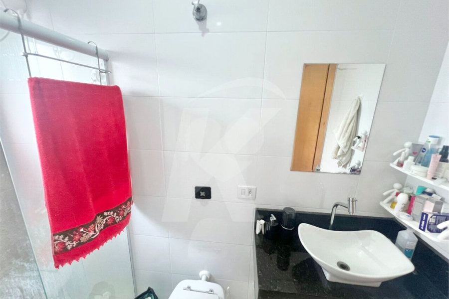 Sobrado à venda com 3 quartos, sendo 1 suíte,  em Tremembé, São Paulo, SP
