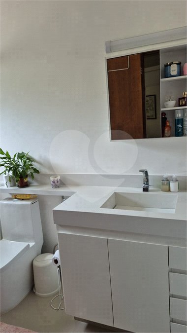 Casa Terreá com 3 suítes a Venda em Atibaia