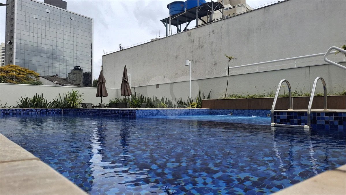 Apartamento com 2 vagas no Campo Belo