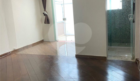 Casa à venda com 4 quartos, sendo 2 suítes,  em Cambuci, São Paulo, SP