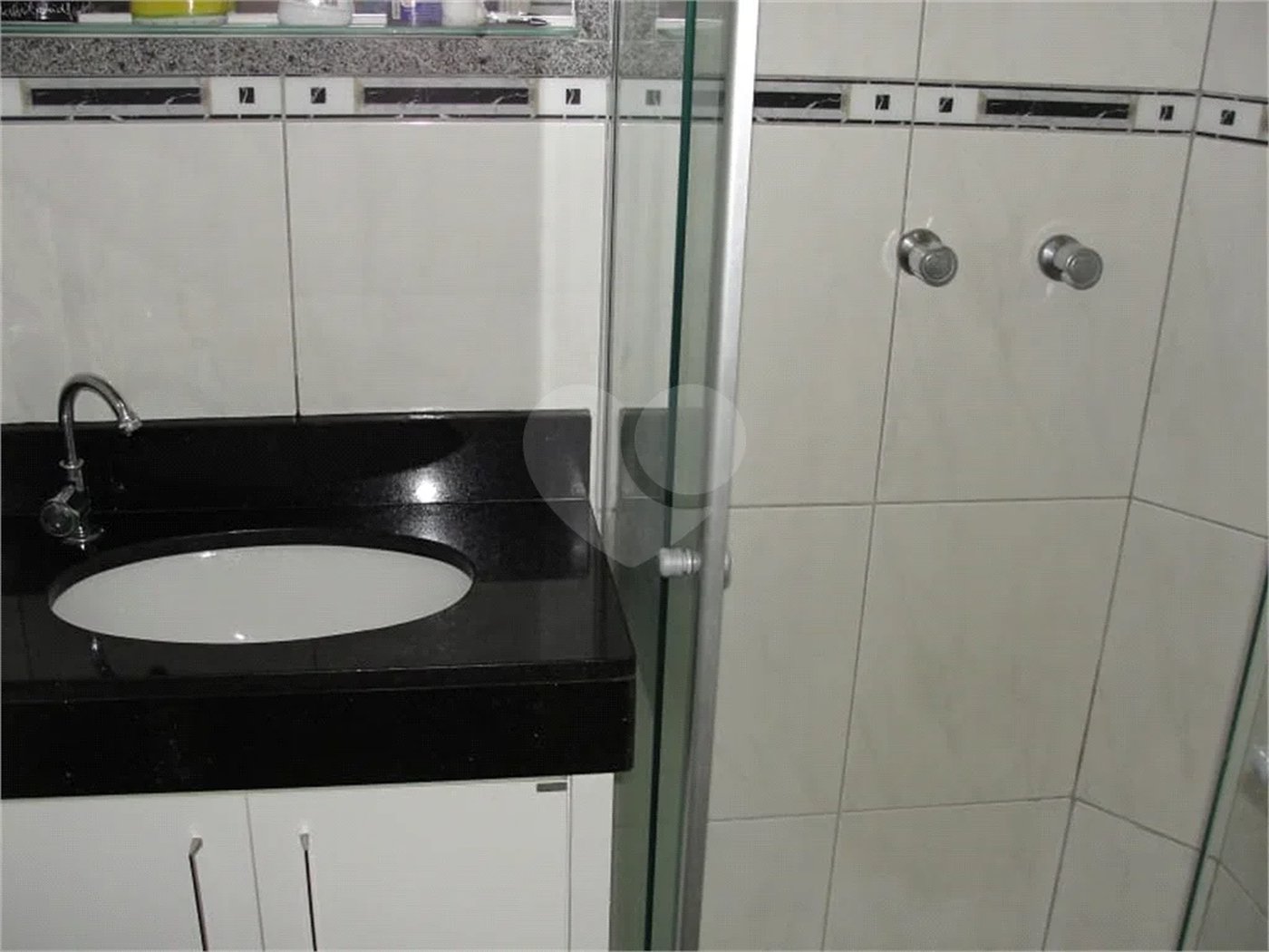 Casa à venda com 3 quartos, sendo 1 suíte, no condomínio Village Jardim Versailles, Jundiaí - SP