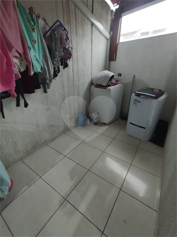Casa à venda com 2 quartos, sendo 1 suíte, no condomínio Residencial Viva Vida, Cotia - SP