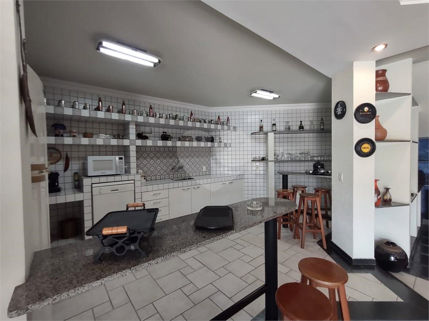 Casa à venda com 5 quartos, sendo 4 suítes, no condomínio Rancho Dirce, Sorocaba - SP