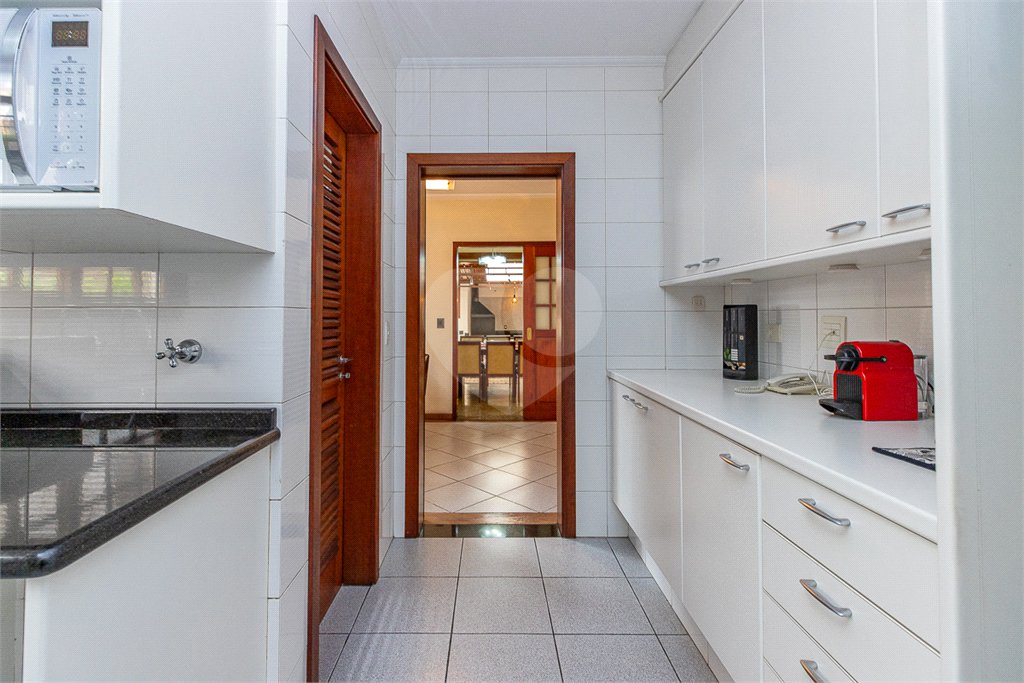 Casa à venda com 5 quartos, sendo 3 suítes,  no condomínio Residencial Morumbi, São Paulo - SP