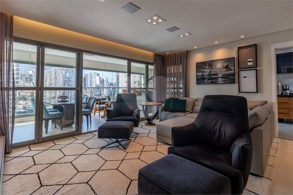 Apartamento à venda com 3 suítes em Brooklin, São Paulo, SP