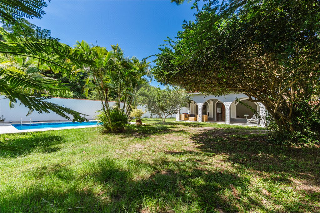 Casa à venda com 3 quartos, sendo 1 suíte,  em Manguinhos, Armação dos Búzios, RJ