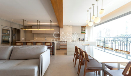 Apartamento à venda com 3 suítes em Moema, São Paulo, SP
