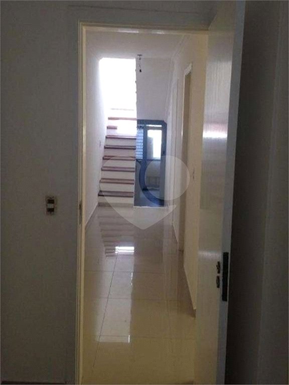 Casa à venda com 2 quartos, sendo 1 suíte, no condomínio Residencial Vegas, São Paulo - SP