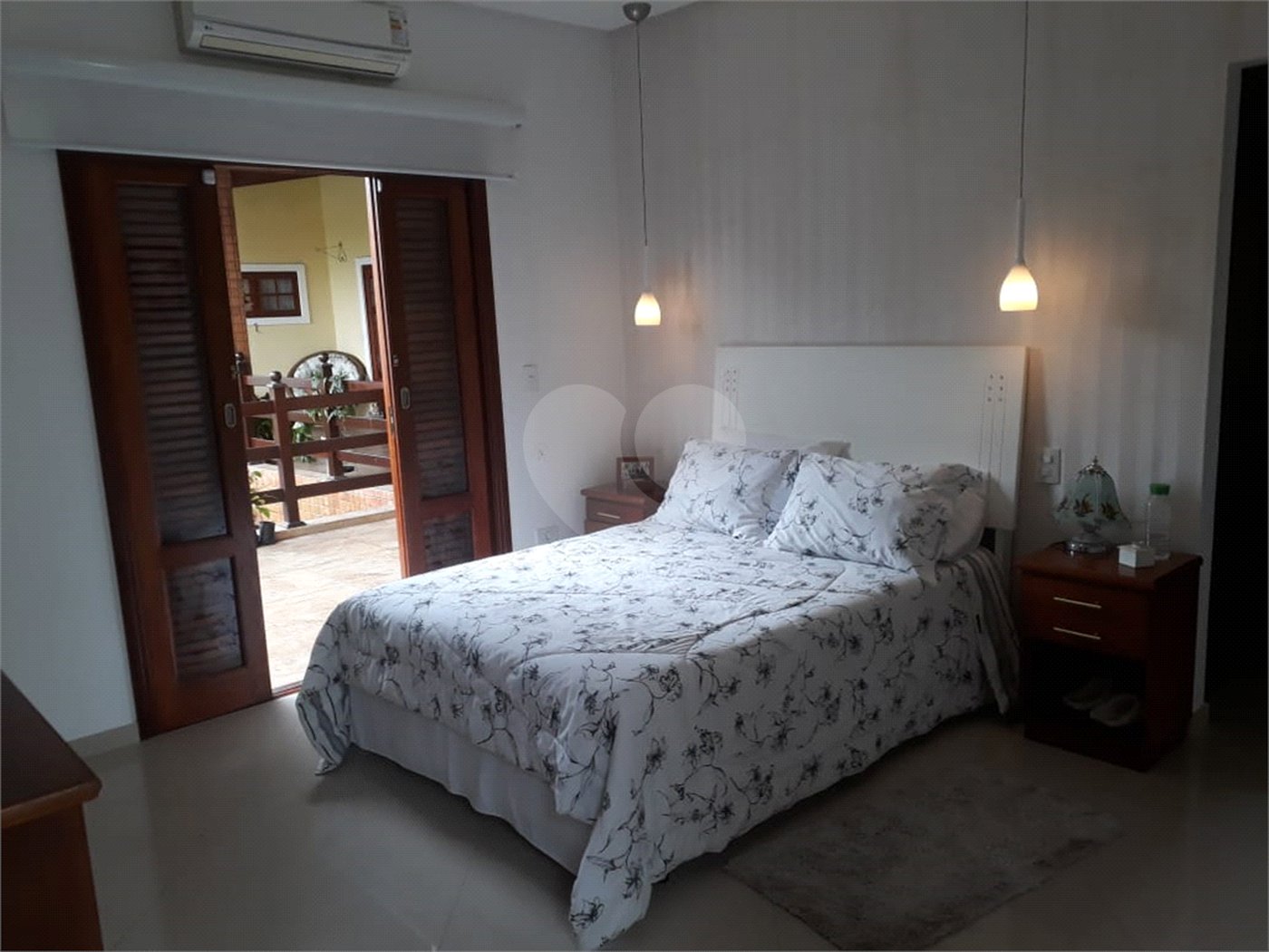 Sobrado à venda com 6 quartos, sendo 5 suítes, em Tremembé, São Paulo, SP