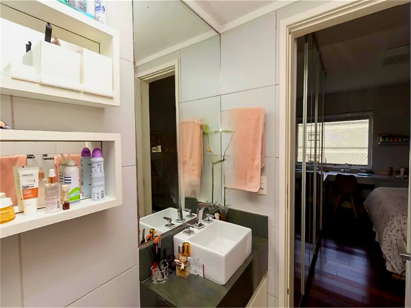 Apartamento à venda com 3 quartos, sendo 2 suítes, em Pinheiros, São Paulo, SP