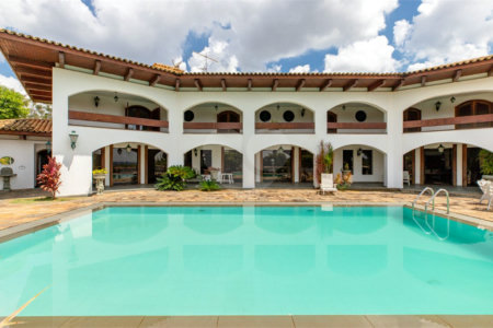 Casa à venda com 4 suítes em Granja Viana, Cotia, SP