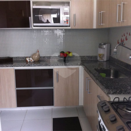 Casa à venda com 3 quartos, sendo 1 suíte, no condomínio Moradas do Horto, São Paulo - SP