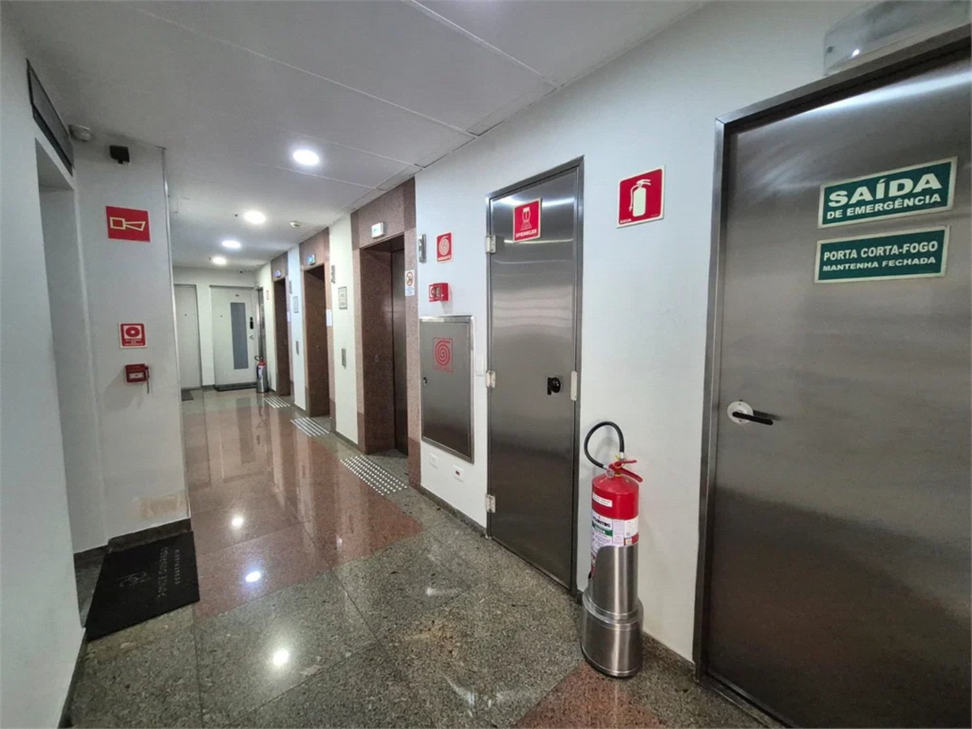 Sala à venda em Vila Progredior, São Paulo, SP