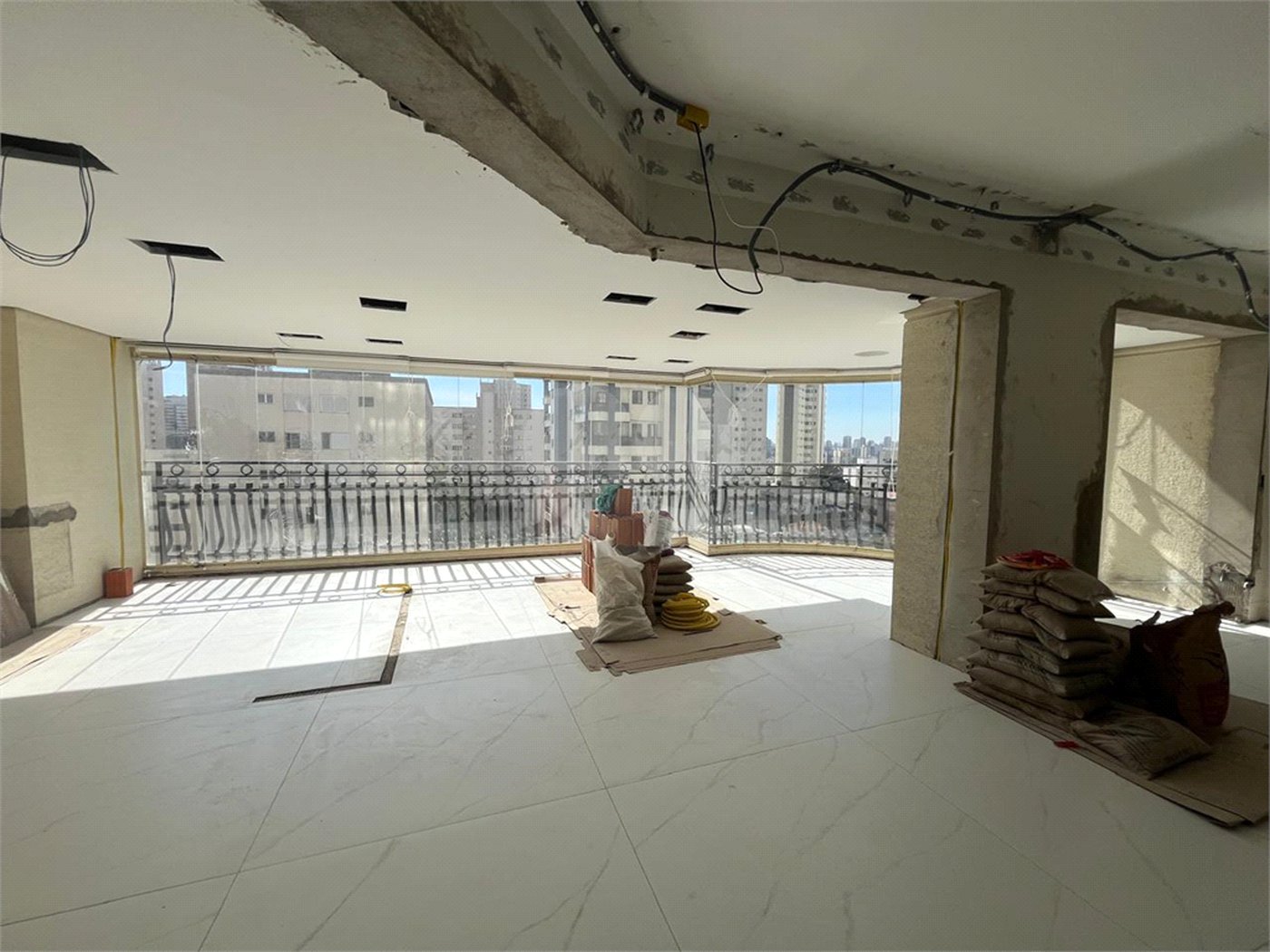 Apartamento à venda com 4 suítes em Santana, São Paulo, SP