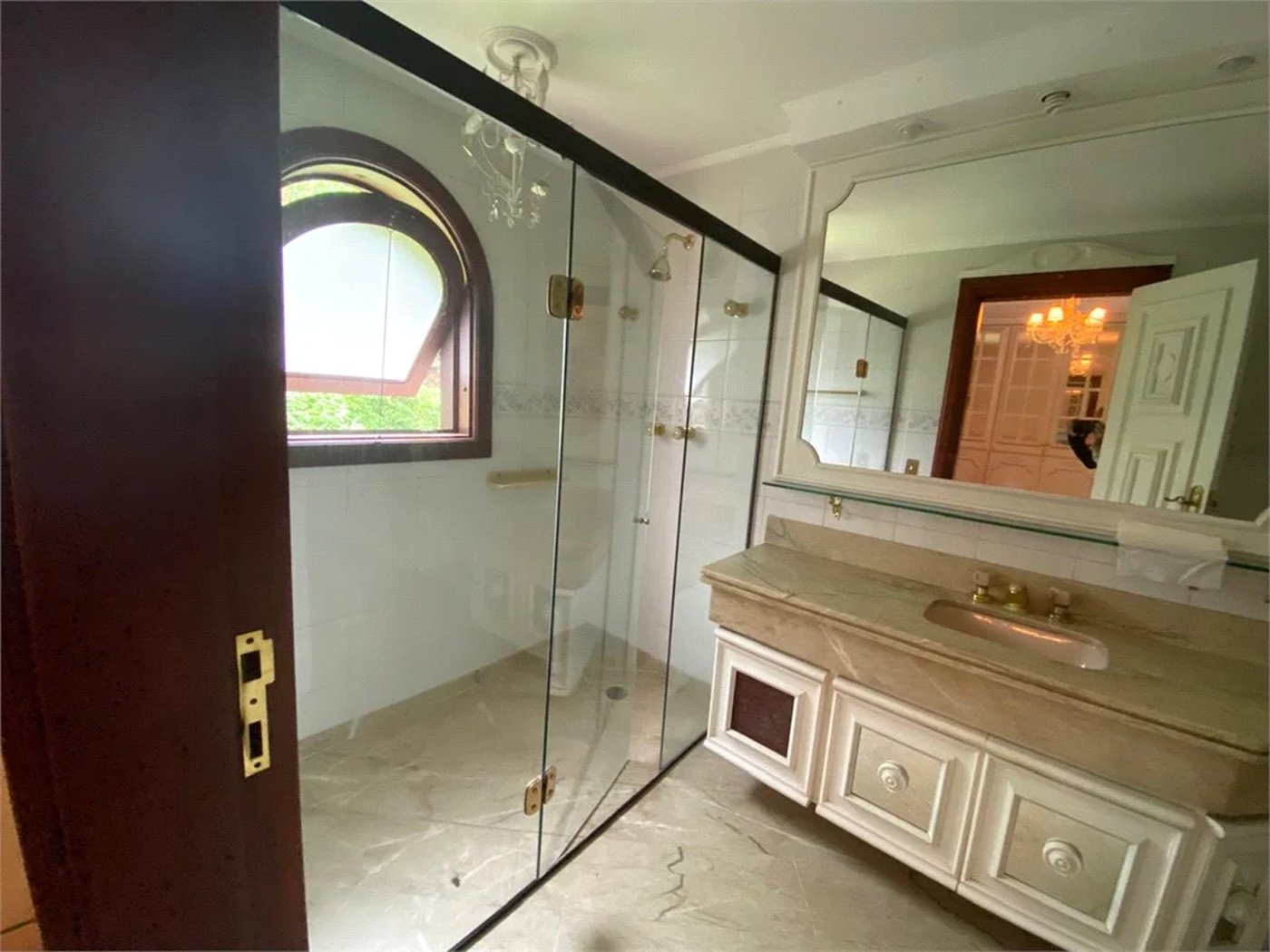 Casa à venda ou para alugar com 5 quartos, sendo 3 suítes, em Fazenda Morumbi, São Paulo, SP