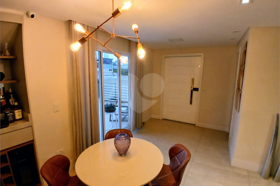 Sobrado à venda com 3 suítes em Santana, São Paulo, SP