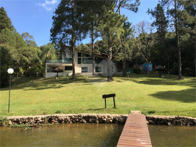 Casa à venda com 4 quartos, sendo 1 suíte,  em Vila Machado, Mairiporã, SP