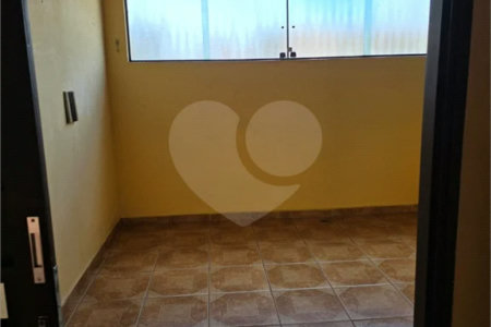 Casa de 5 quartos (1 suíte) para venda em Artur Alvim