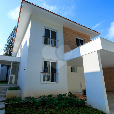 Casa à venda com 5 quartos, sendo 4 suítes, em Jardim Marajoara, São Paulo, SP
