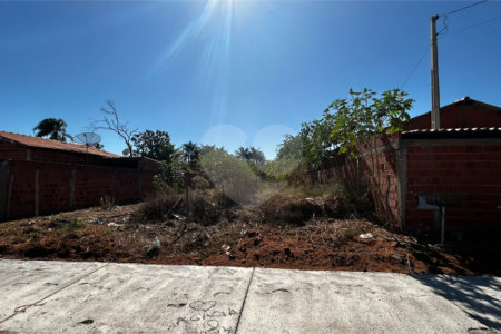 Terreno à venda em Jardim Paranapunga, Três Lagoas, MS