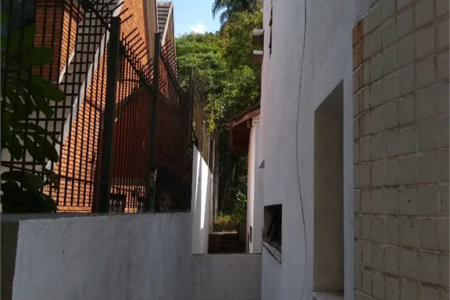 Sobrado à venda com 4 quartos, sendo 3 suítes, em Morumbi, São Paulo, SP