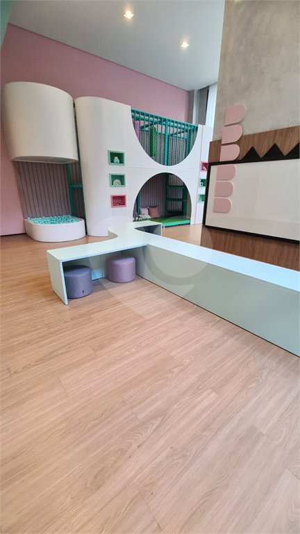 Charme, conforto e vista livre na Vila Clementino – 98 m² com pé-direito duplo!